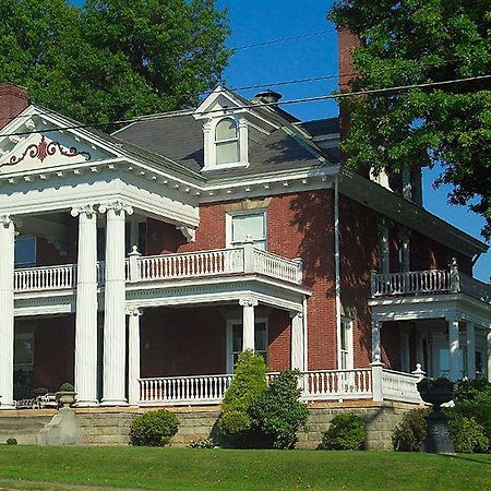 South Broadway Manor B&B - Near Fallingwater, Ohiopyle State Park, Hiking & Biking Trails Gap Scottdale Экстерьер фото