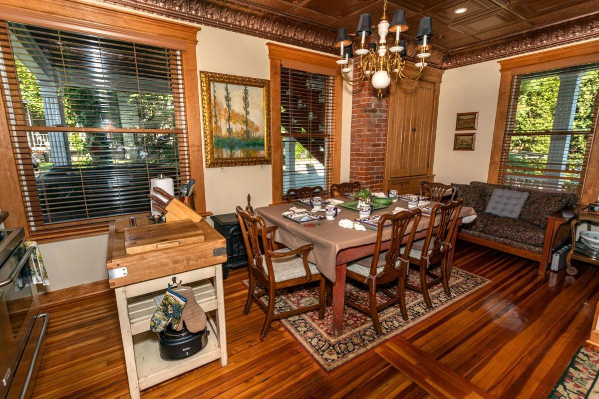 South Broadway Manor B&B - Near Fallingwater, Ohiopyle State Park, Hiking & Biking Trails Gap Scottdale Экстерьер фото