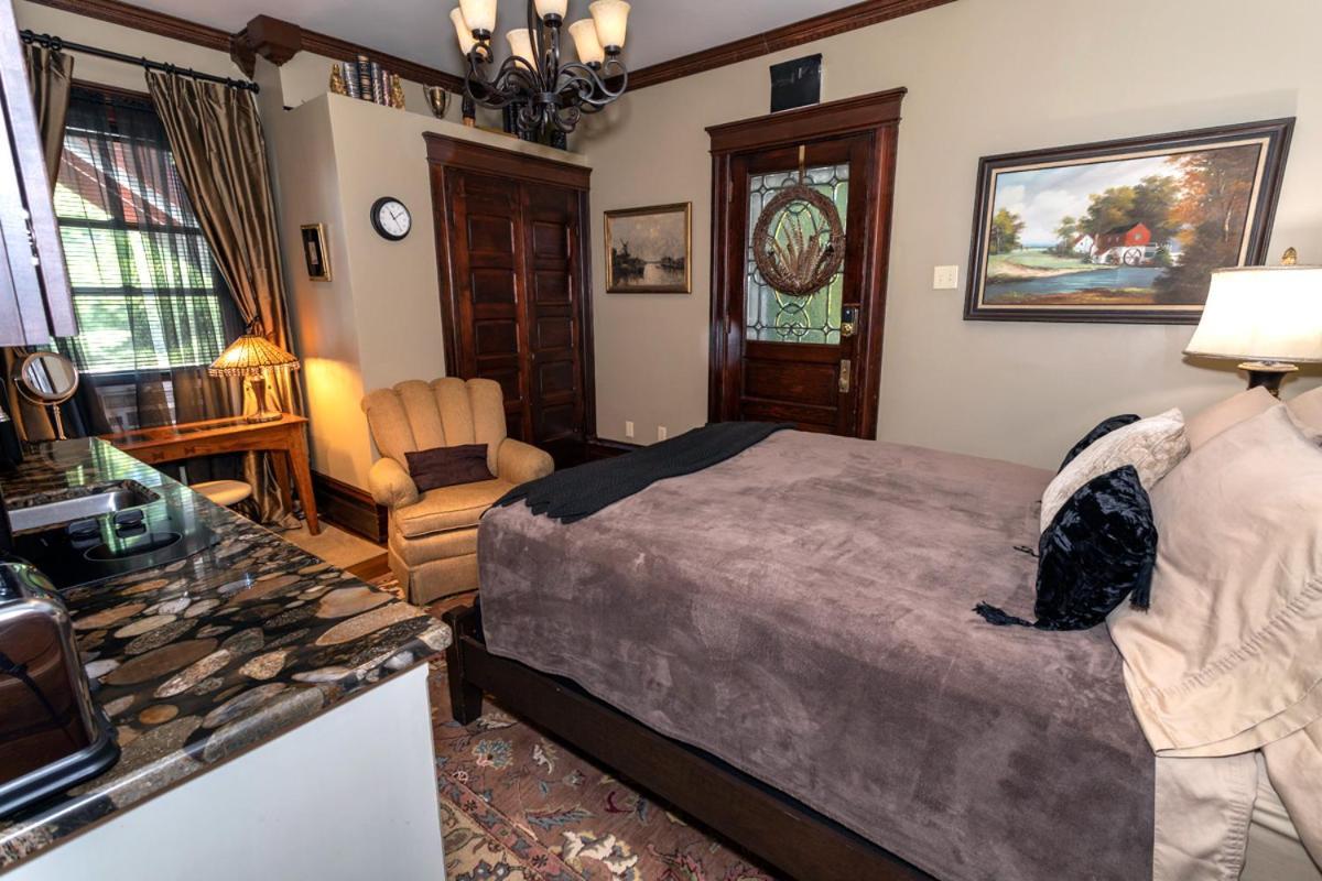 South Broadway Manor B&B - Near Fallingwater, Ohiopyle State Park, Hiking & Biking Trails Gap Scottdale Экстерьер фото