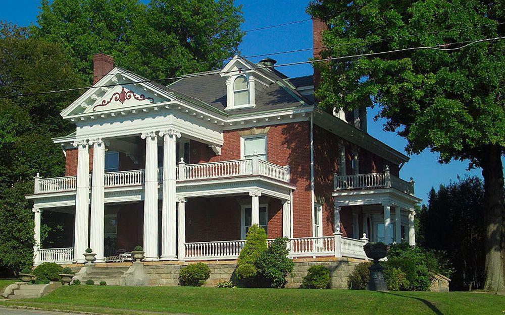 South Broadway Manor B&B - Near Fallingwater, Ohiopyle State Park, Hiking & Biking Trails Gap Scottdale Экстерьер фото